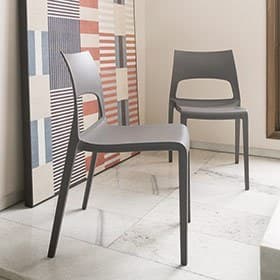 Idole model sandalye