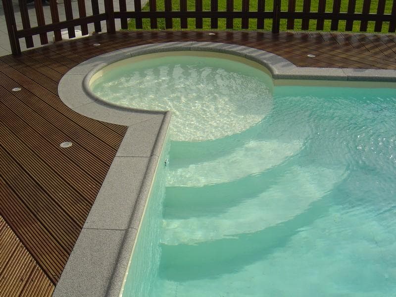 Margelles de piscine