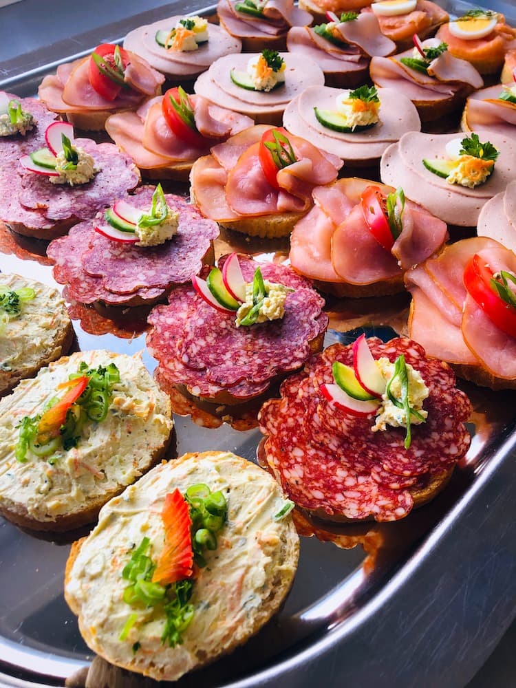 parti ve davetleriniz icin  et ve et urunleri