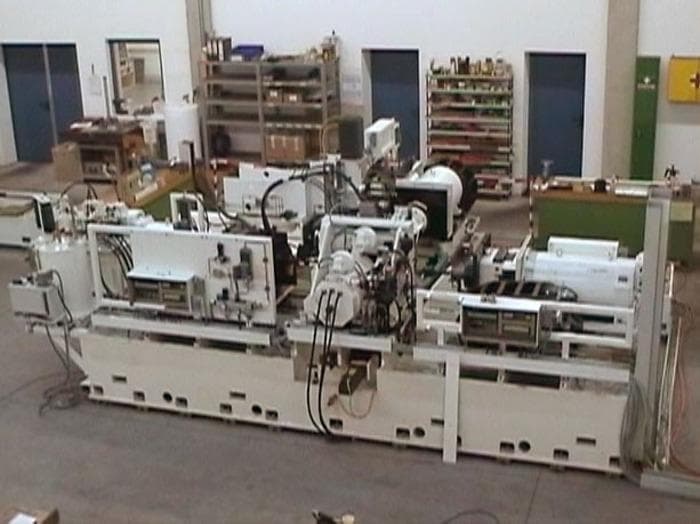 Montage von Bauteilen