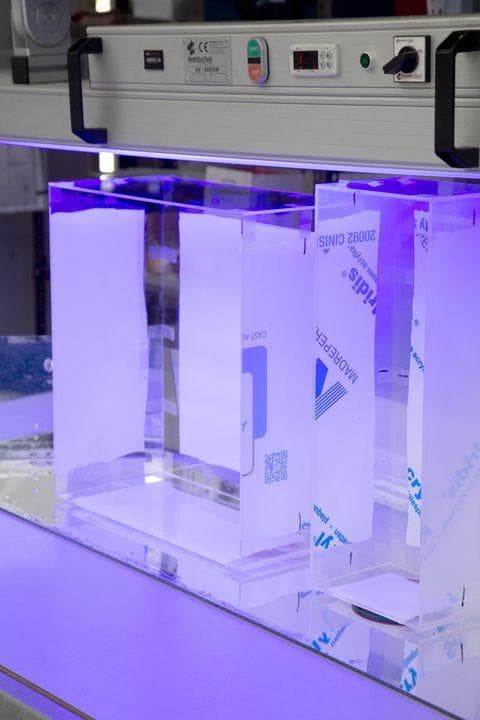 FORNITURA E LAVORAZIONE DI PLEXIGLASS IN PROVINCIA DI MILANO