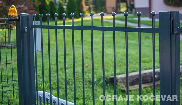Welded profile fence