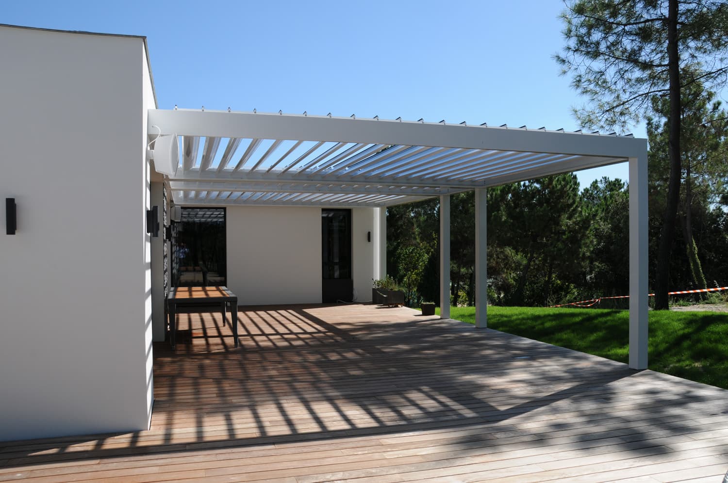 customized pergola manufacturing