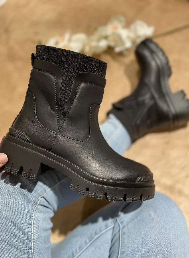 Boots Black 5832