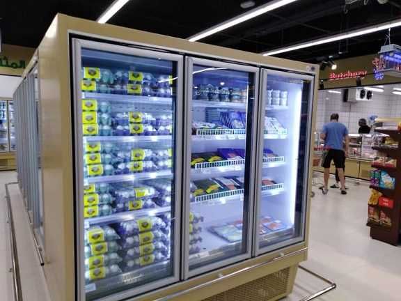  REFRIGERATED DISPLAY CABINETS