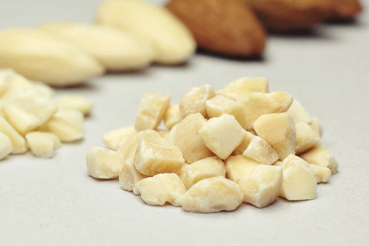 Roasted Diced Blanched Almonds