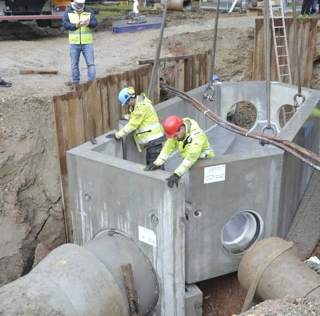 Construção de redes de esgotos e de infra-estruturas