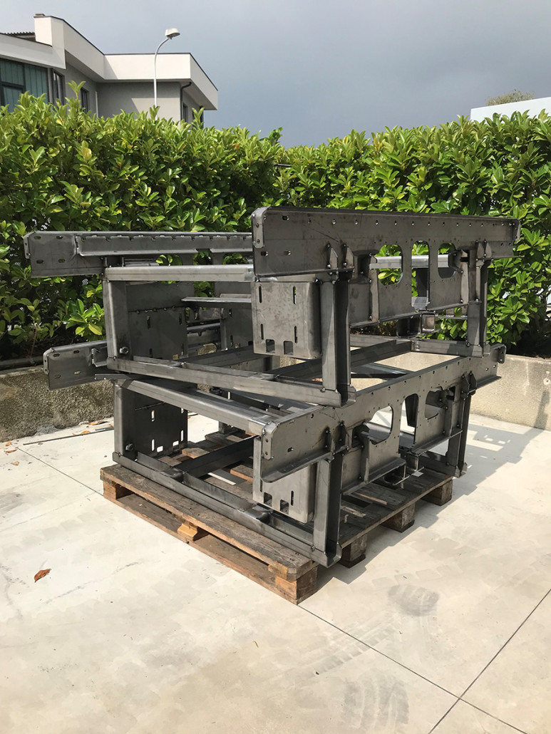 celik makine iskeletleri