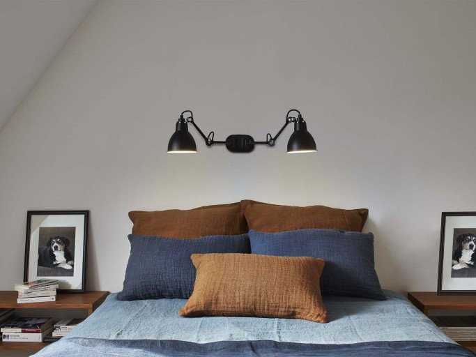 Adjustable steel wall lamp