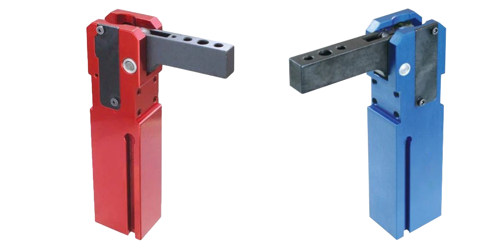Pneumatic power clamp with lever clamp