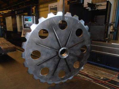 Toothed wheel (steel, zinc-plated steel, painted, stainless steel, plastic) and shafts