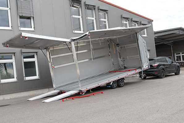 The soft covered vehicle trailer