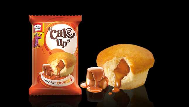 Cake with golden caramel 