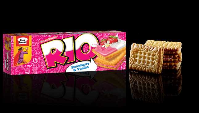 cream biscuit / RIO STRAWBERRY & VANILLA