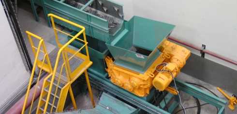 three-shaft shredder
