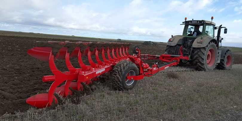 Reversible semi-mounted ecologic plough 
