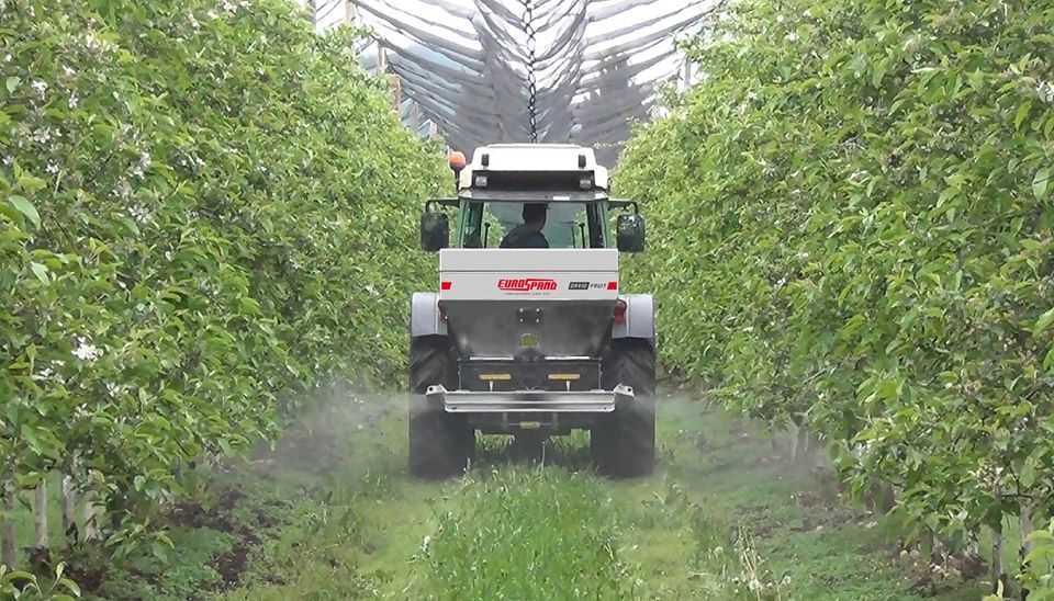 MULTI-PURPOSE FERTILIZER SPREADER / COMPACT FRUIT