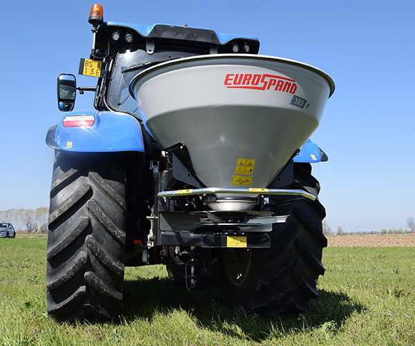 SINGLE DISC CENTRIFUGAL FERTILIZER SPREADER 