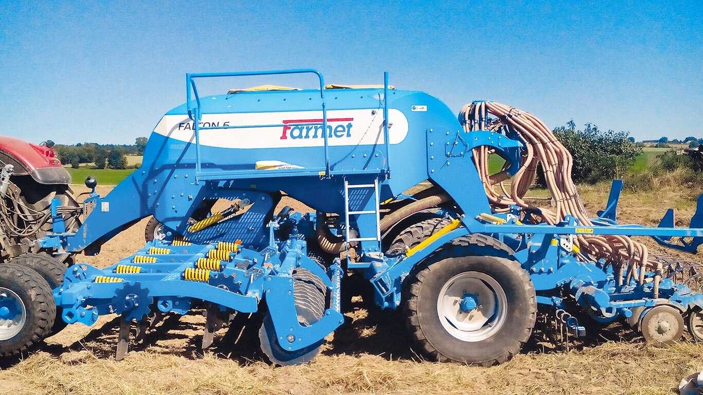 Disc sowing machines Falcon 6 PRO - STRIP TILL sowing technology