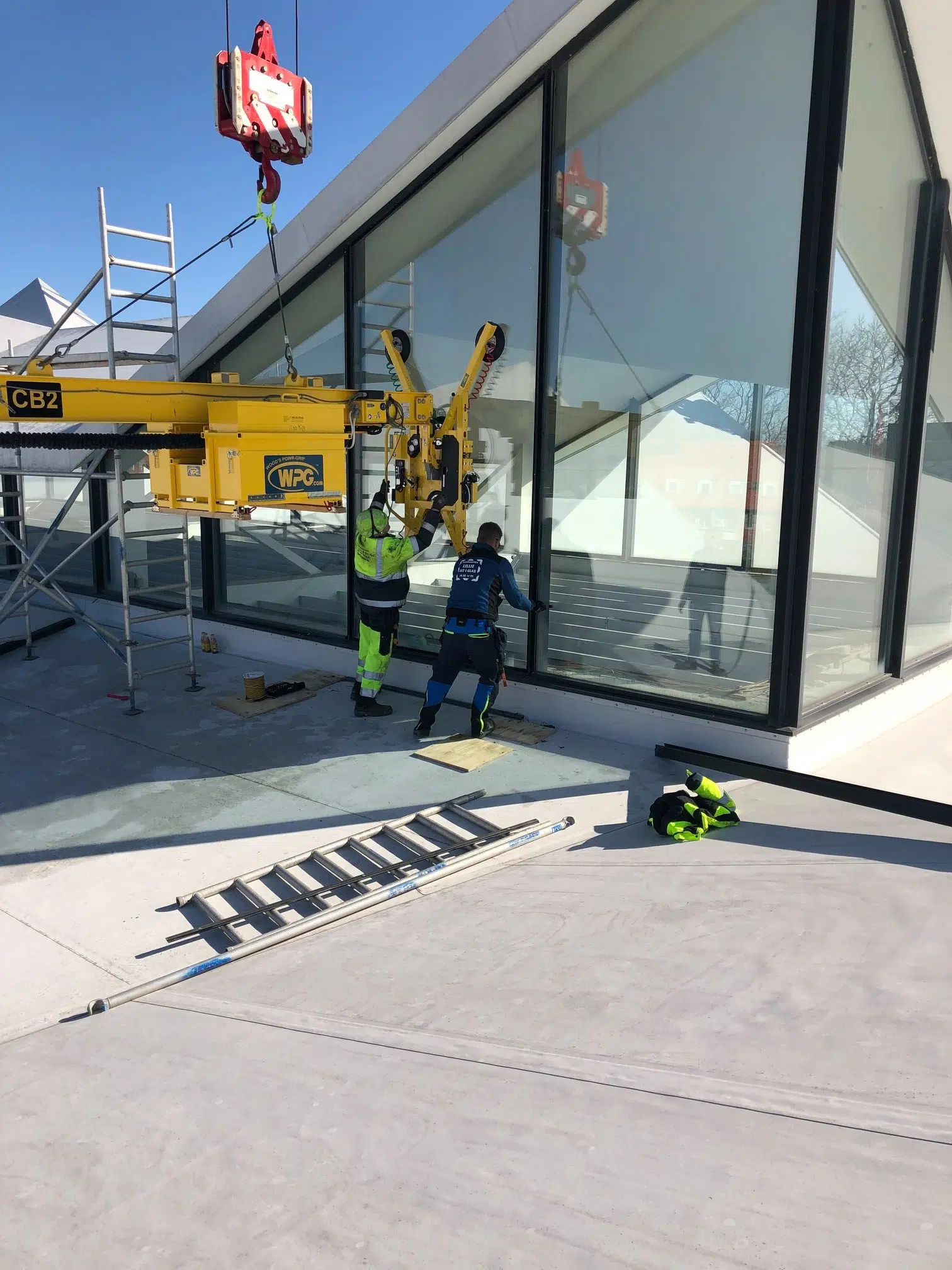 glass screen installation