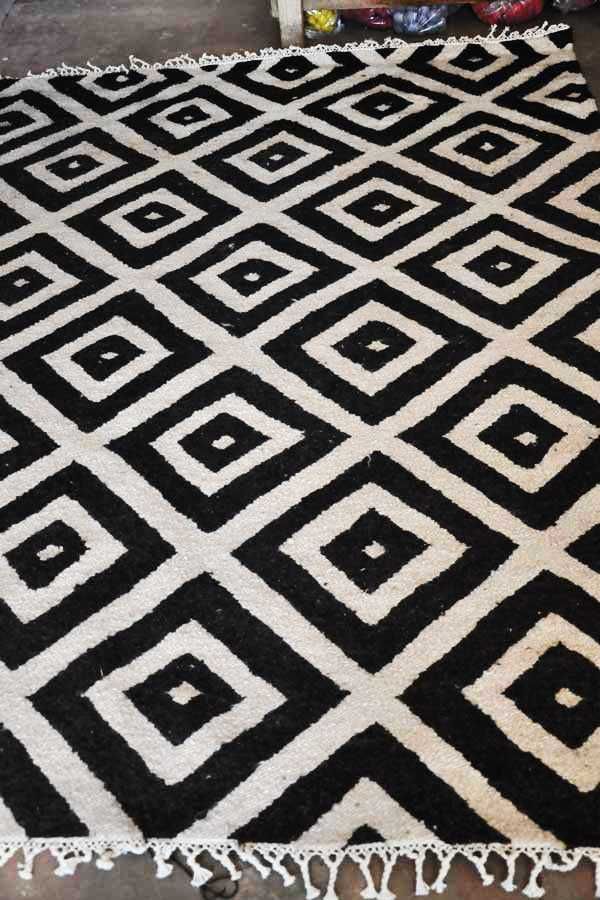 Carpet Black and white squares /  hand made