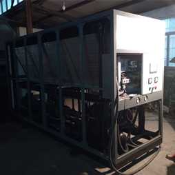Air cooled screw chiller
