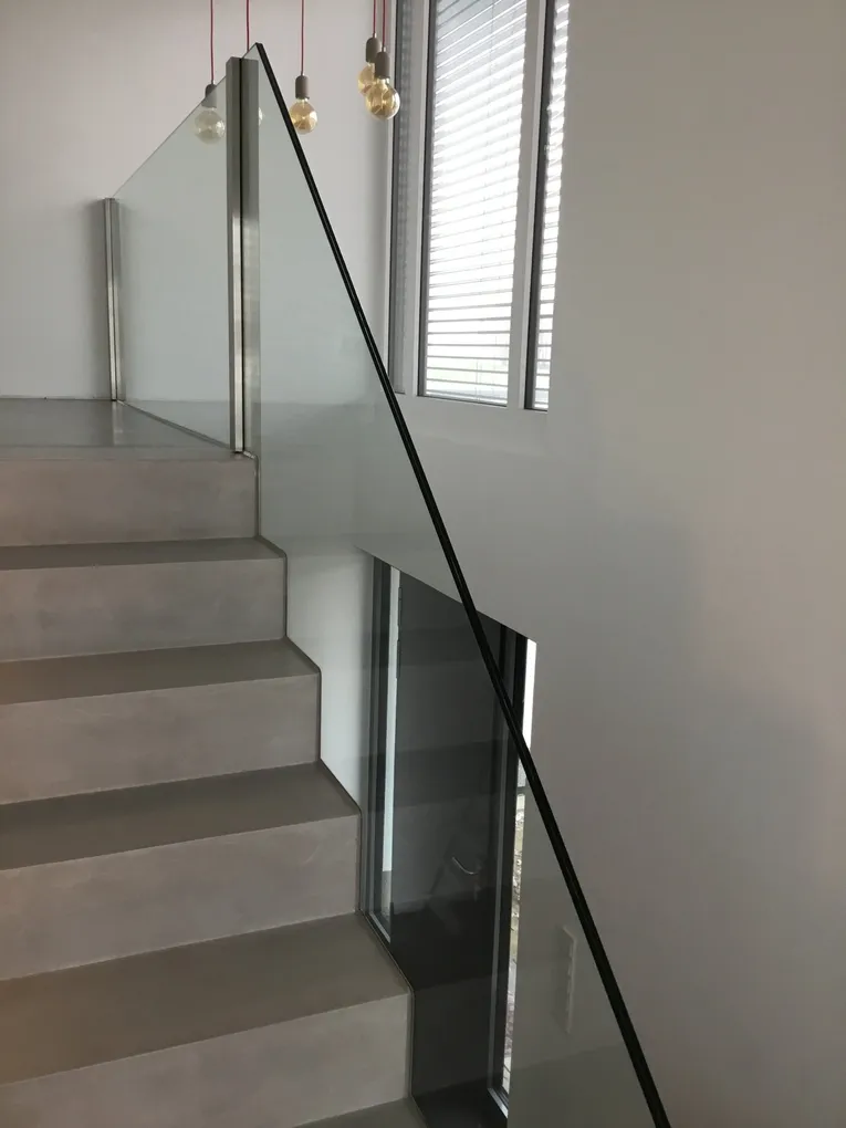 glass stair handrails