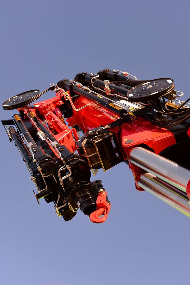 truck crane 