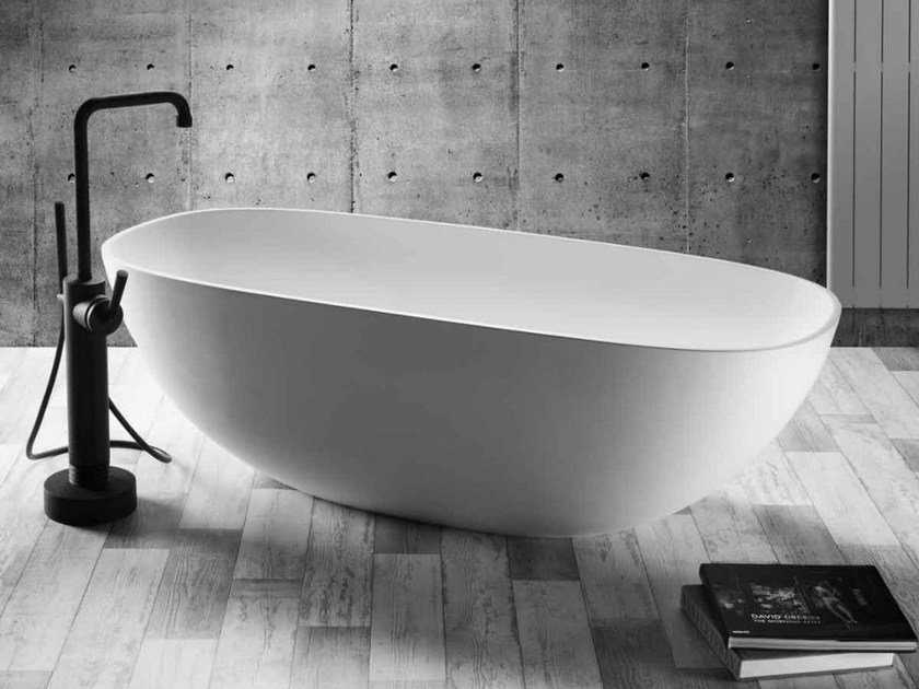 Freestanding bathtub