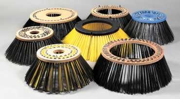 Gutter brushes & cleaning brushes