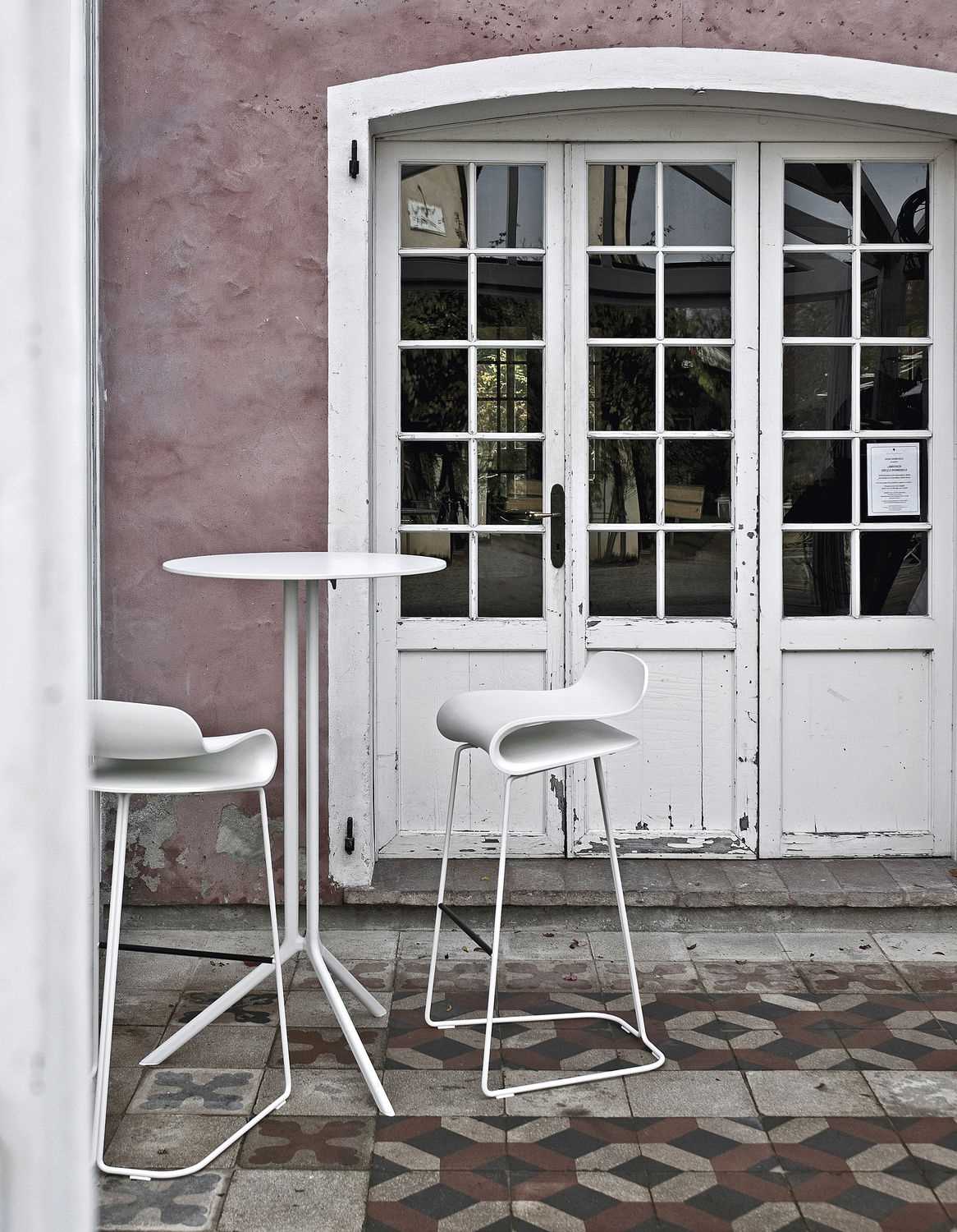 high bar table