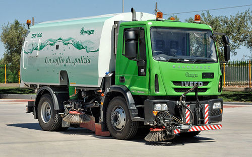 YOL  SÜPÜRME  TEMİZLEME ARACI 