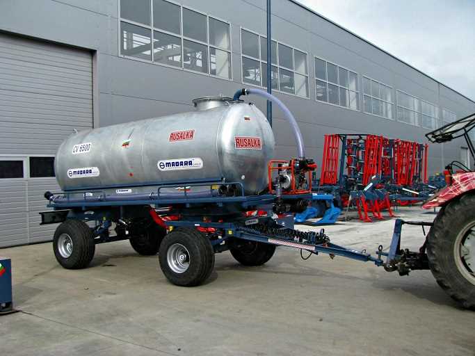 trailed water tank
