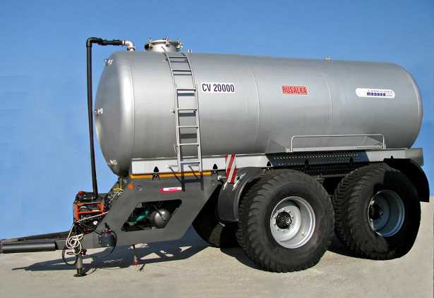 trailed water tank