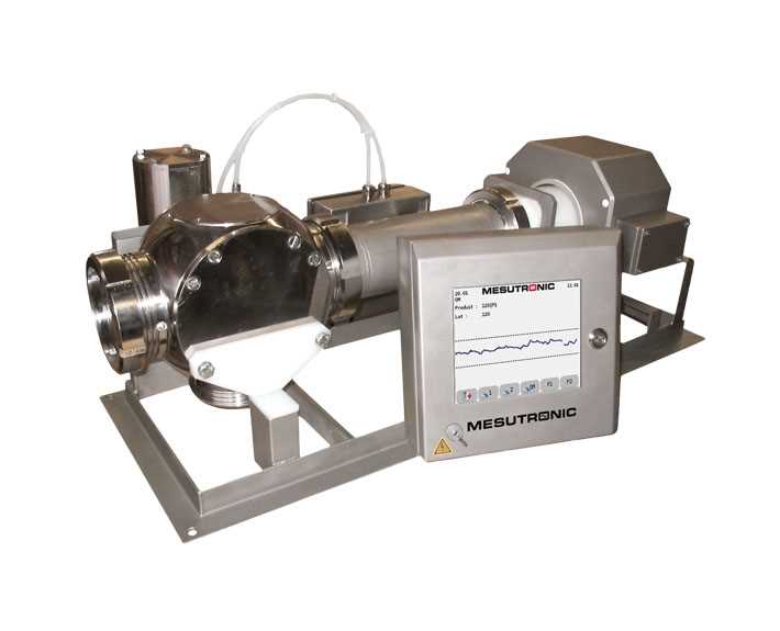 Metal separator for the installation in liquid conveying lines inclusive 3-way-separation-valve