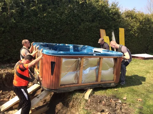 جاكوزي ناكليسي