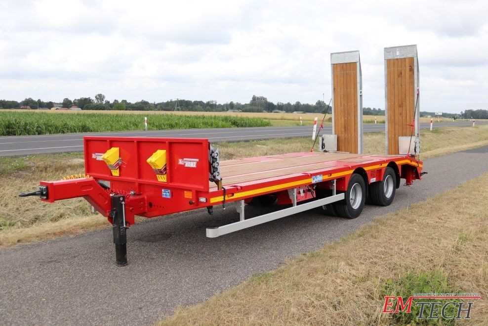 Low loader trailers