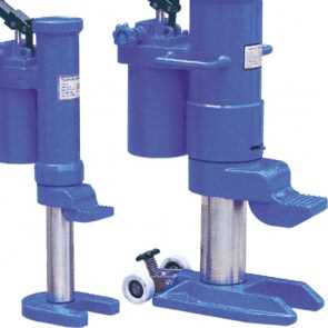 Hydraulic jacks