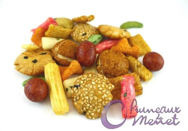 dried fruit crackers
