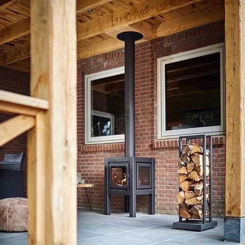 WOOD-BURNING FIREPLACE / QUARUBA BLACK