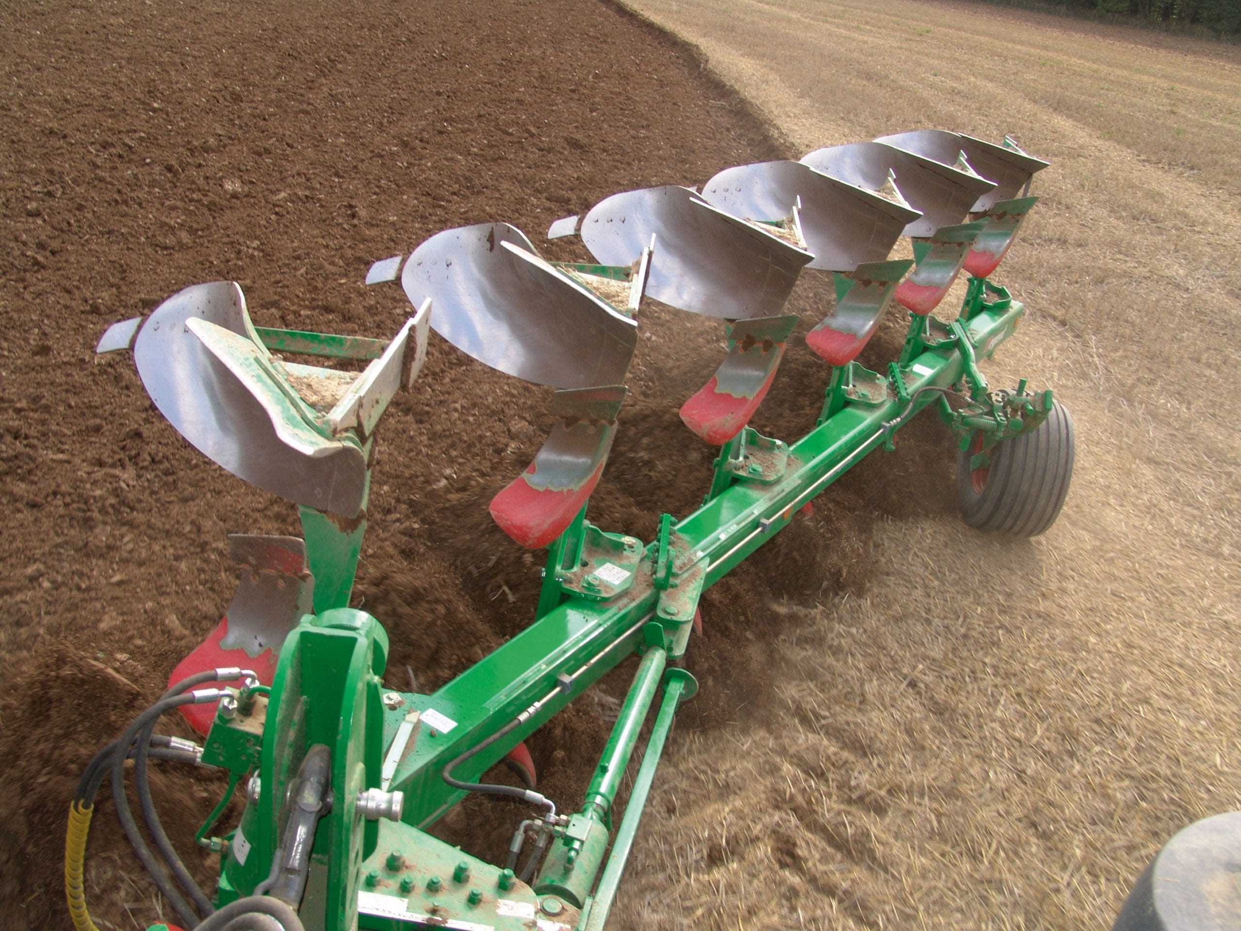 REVERSIBLE PLOUGHS