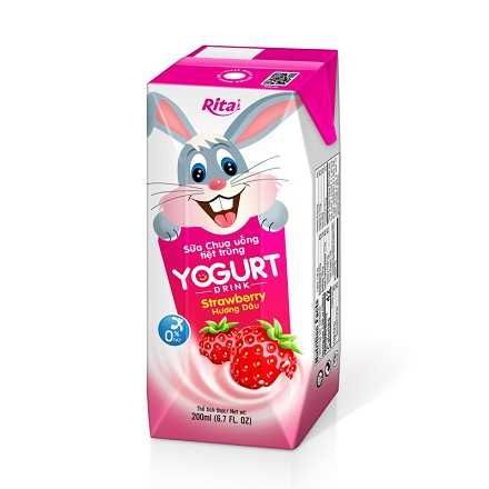 Коробка 200 мл клубничного йогуртового напитка