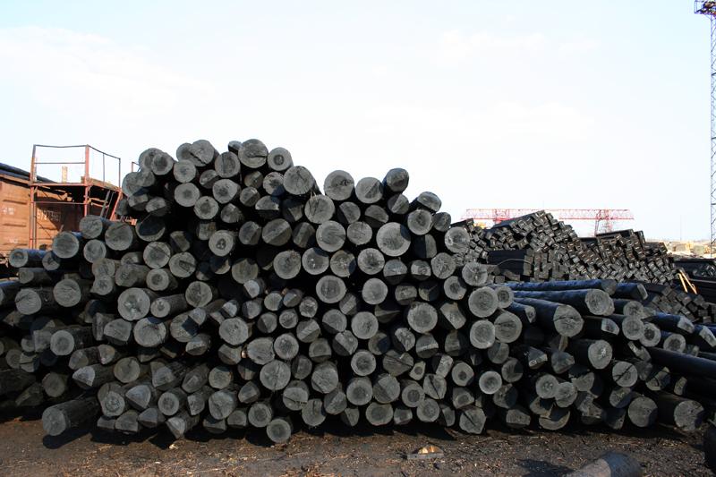 TREATED WOOD POLES (Creosote)