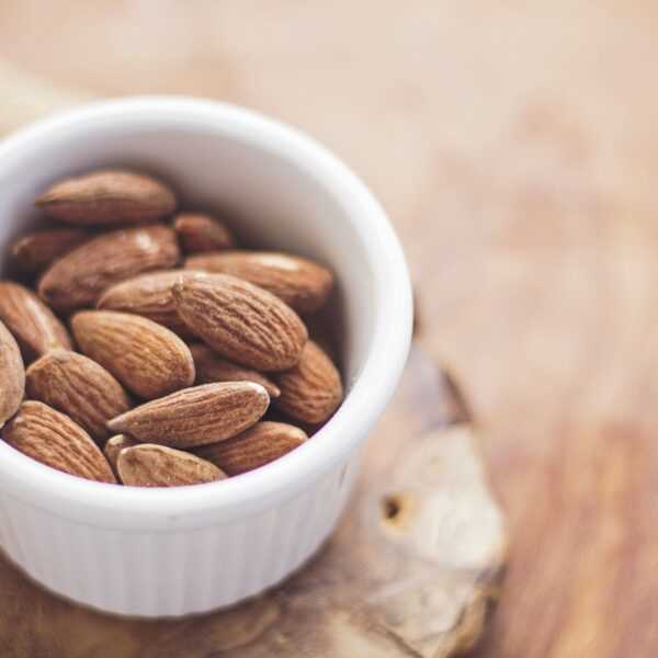 زيت اللوز العضوي