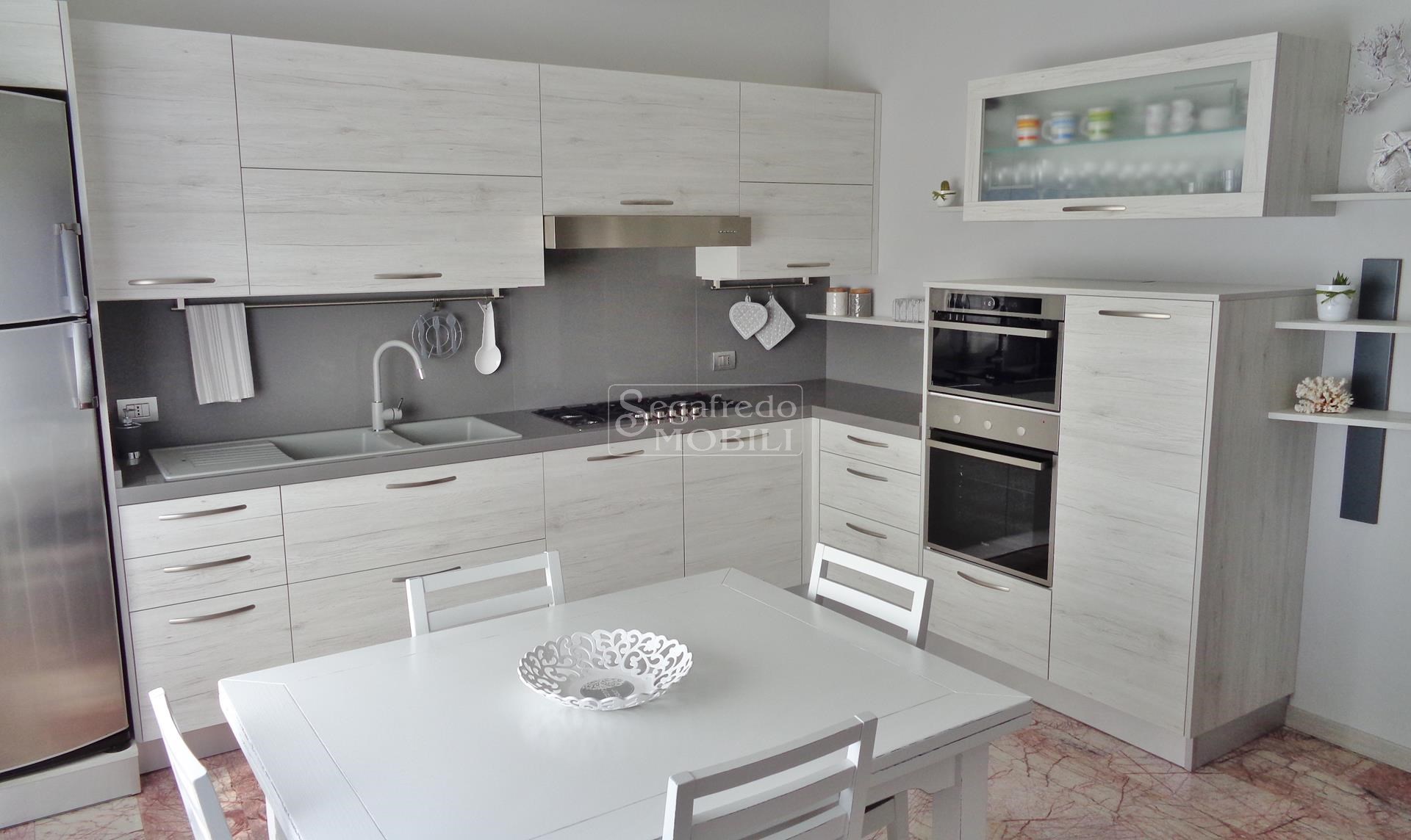 Lamine ahsaptan modern mutfak