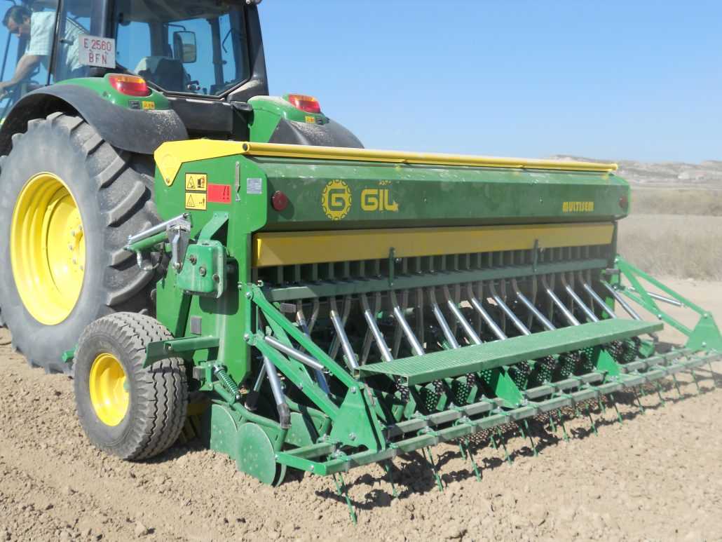 seeder with oil-bath speed variator