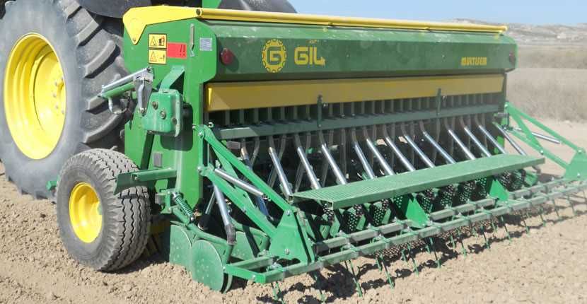 seed-drill with speed variator