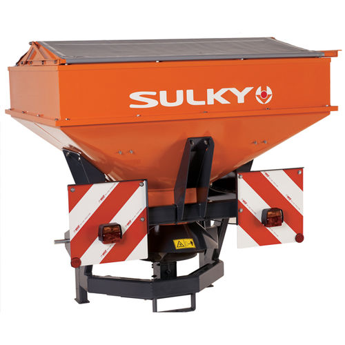 SALTING AND SOLUTION SPREADING MACHINE