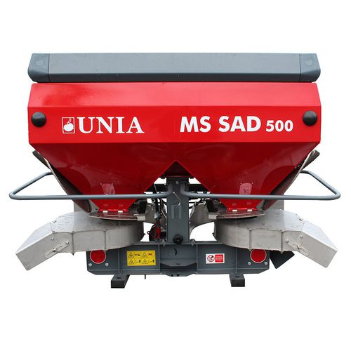 FERTILIZER SPREADING MACHINES