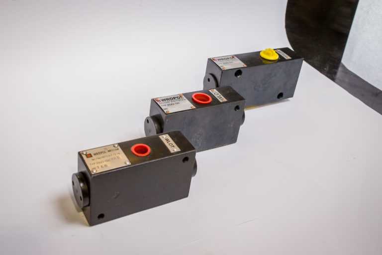 HYDRAULIC VALVES